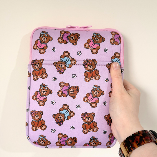 Kindle Zipped Pouch with Book Reading Bears – Cute Book Lover Sleeve | eReader & Small Book Case