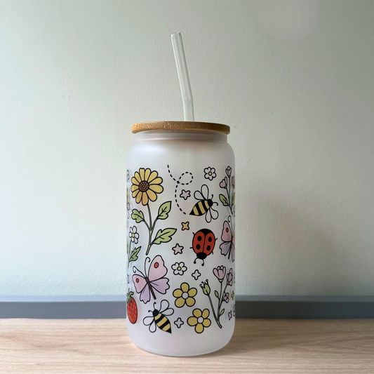 Spring Garden Glass Can Cup – Cute Bee & Strawberry Iced Coffee Tumbler with Lid & Straw