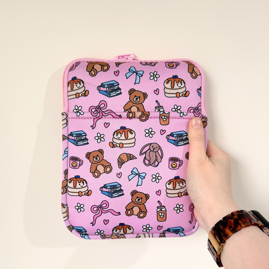 Jellycat-Inspired Bookish Bakery Kindle Sleeve – Cute Zipped eReader & Book Pouch